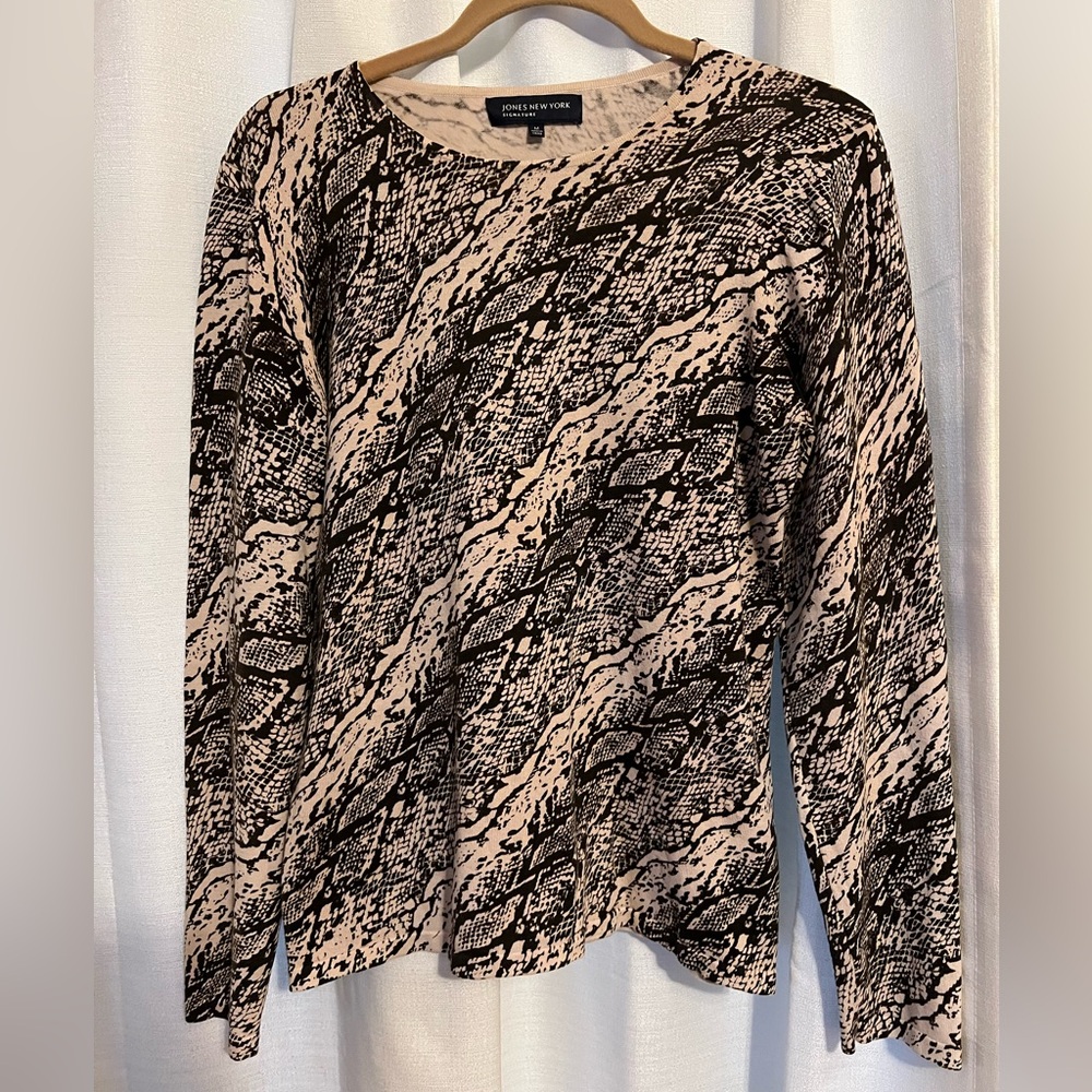 Vintage 90s Jones New York Signature Black and Tan Snakeskin Patterned Top Size